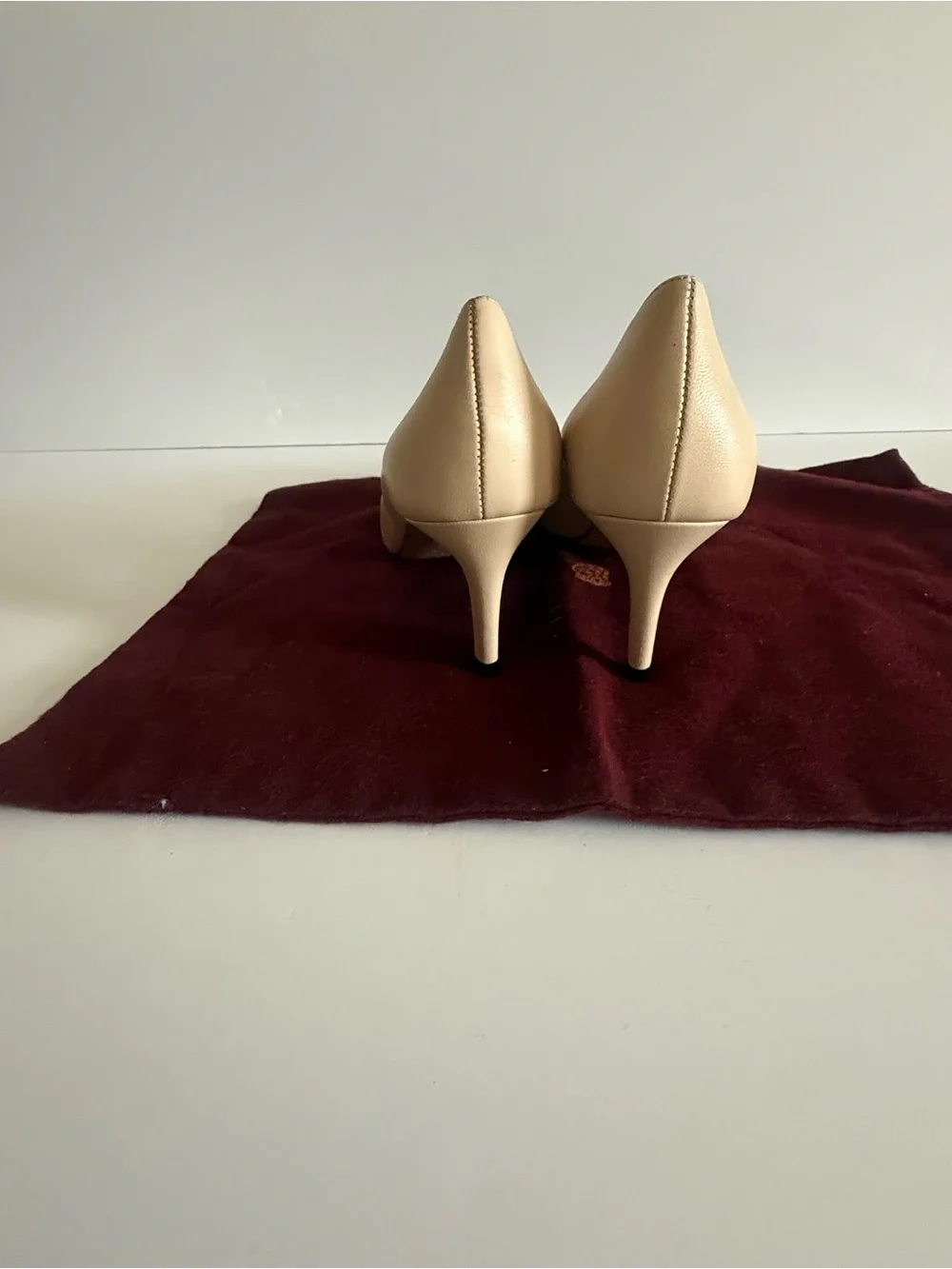 Bruno Magli Beige and Black Pointed Toe Mid-Heel Pumps size 7.5